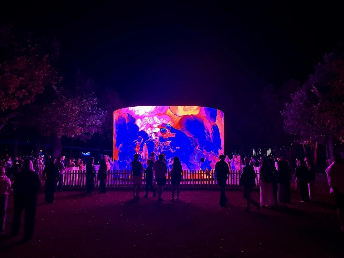 Cape Town'daki ışık festivali renkli görüntülere sahne oldu