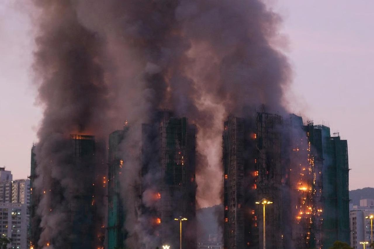 Hong Kong'da yangın felakete dönüştü