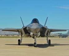 Japonya, İlk F-35B savaş uçaklarını teslim aldı