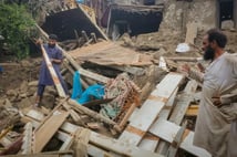 Afganistan'da depremde ölenlerin sayısı 900'e yükseldi