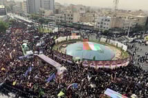 Tahran'da İsrail saldırılarında hayatını kaybeden yetkililer için cenaze töreni düzenlendi