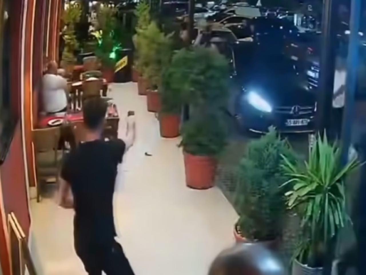 Eğlence mekanında silahlı saldırı: 2 yaralı