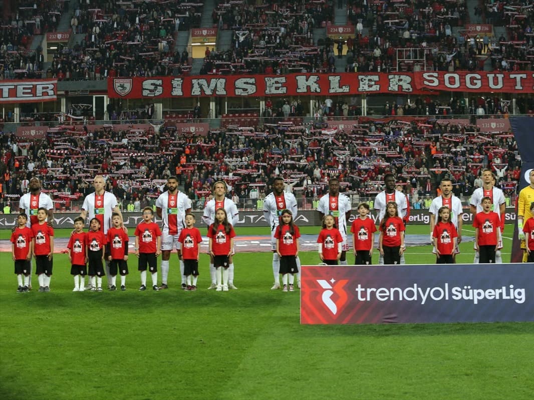 Samsunspor üçüncülüğe yükseldi, Sivasspor küme düştü