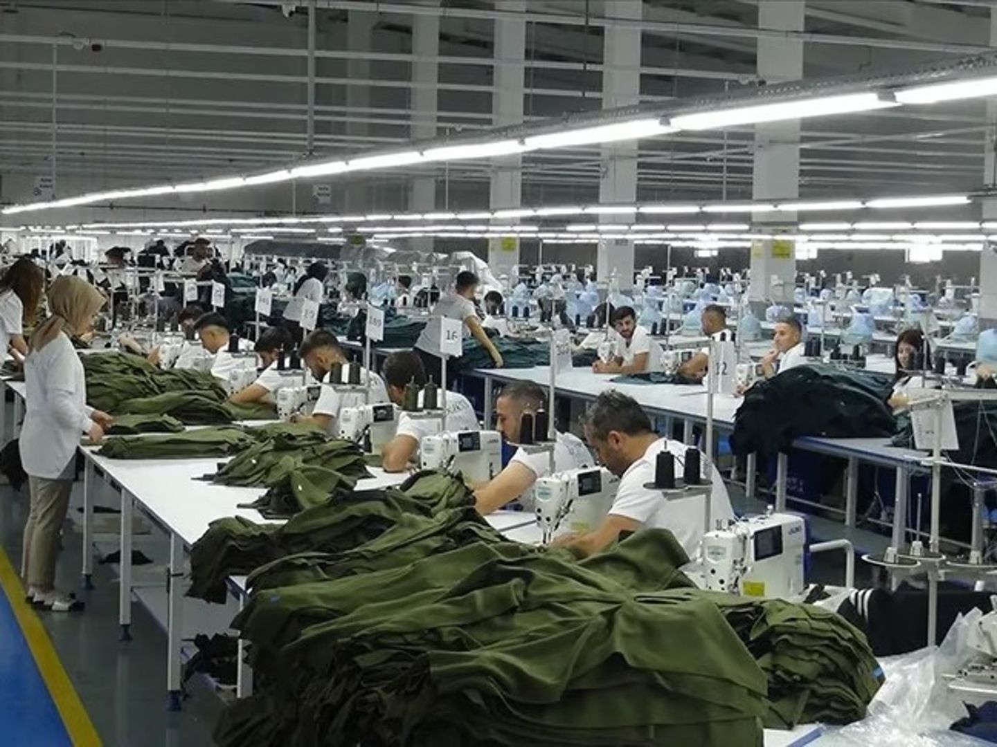 Tekstil ve hazır giyim sektörüne 100 milyar liralık kredi ve istihdam desteği müjdesi