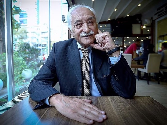 Türk edebiyatının milli sesi: Yavuz Bülent Bakiler