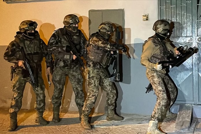 İzmir, Ankara ve İstanbul’da Uyuşturucu Operasyonu: 1,9 milyon adet hap ele geçirildi