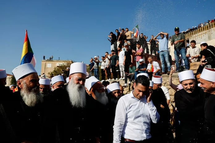 İsrail ayrılıkçı Dürzilere terör örgütü YPG üzerinden askeri yardım ulaştırdı