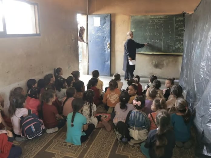 Gazze’de 300 bin öğrenci eğitime dönüyor: İsrail yardımları engelliyor