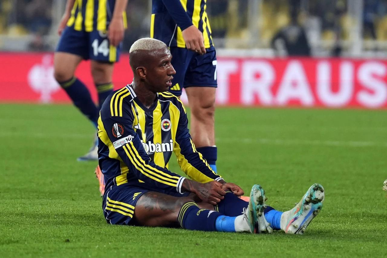Fenerbahçe - Ferencvaros maçından beraberlik çıktı, direkler izin vermedi