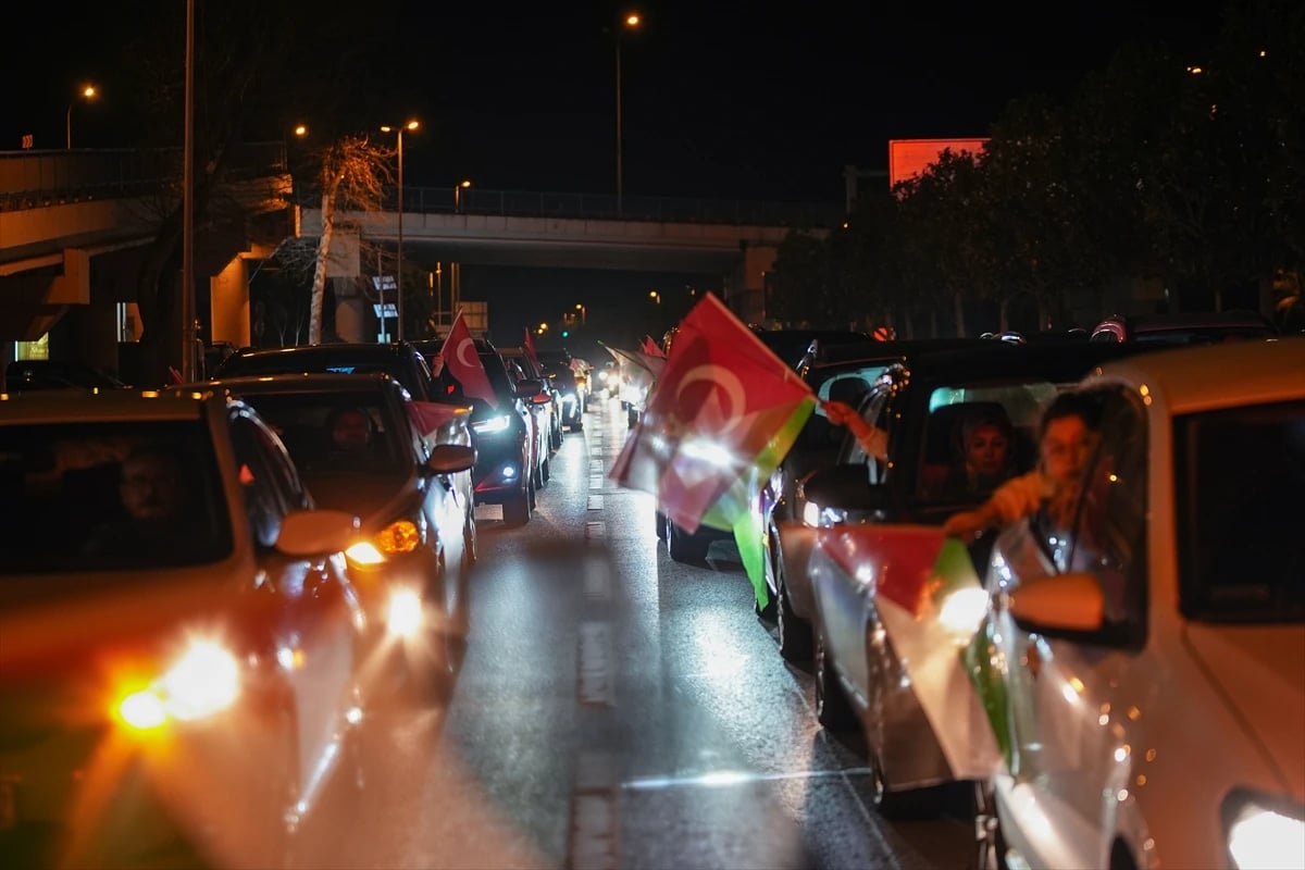 İstanbul'da İsrail'e karşı araç konvoyuyla Gazze ve idam yasası protestosu