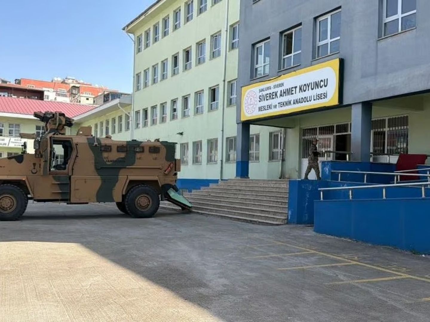 Şanlıurfa'da lisede silahlı saldırı: 16 kişi yaralandı  