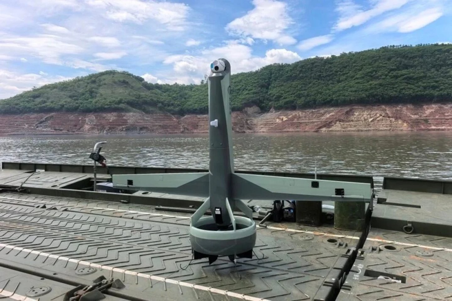 Çin, ABD'nin V-BAT İHA'sına benzeyen yeni VTOL Drone’unu tanıttı