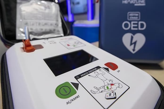 Kalp krizine karşı şok cihazı hamlesi: Zorunlu hale gelecek