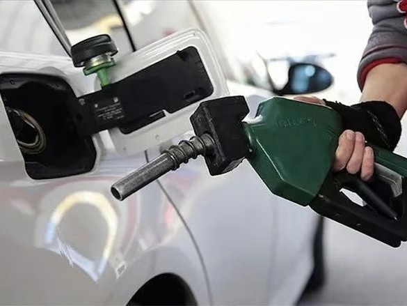 Motorine bir zam daha: Litre fiyatı 2,11 TL arttı, 