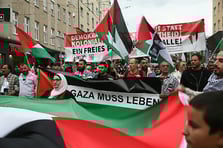 Avusturya'da binlerce kişi Gazze için yürüdü