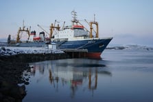 Norveç Rus balıkçı gemisine el koydu