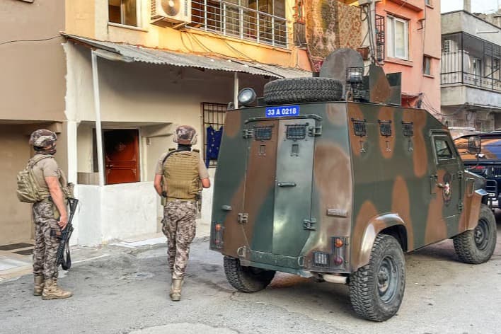 Dışişleri Bakanlığı FETÖ yapılanmasına operasyon: 6 ilde 10 gözaltı 