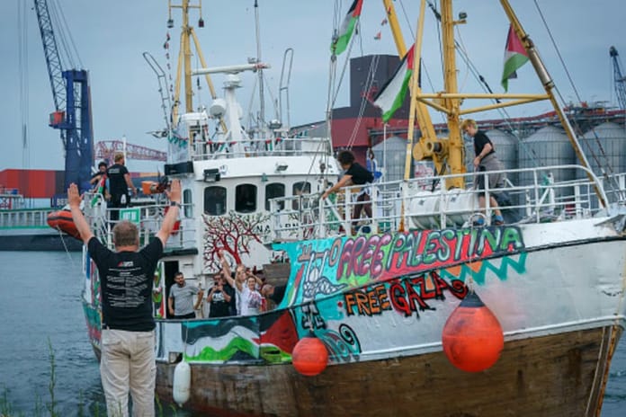 Gazze ablukasını kırmaya hazırlanan "Hanzala" gemisi yola çıktı