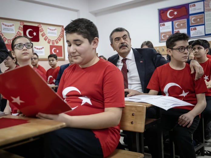 Üniversite yaşı 15'e mi inecek? Bakan Tekin iddialara cevap verdi 