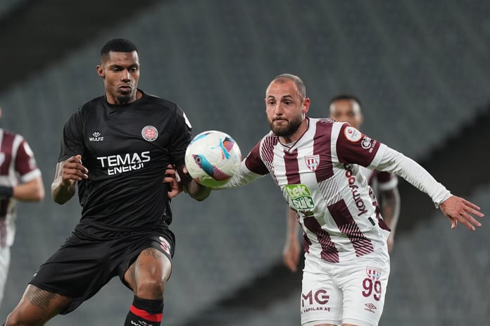 Süper Lig'e son bilet Sakarya'da sahibini buluyor: Fatih Karagümrük ile Bandırmaspor arasında nefes kesen play-off finali
