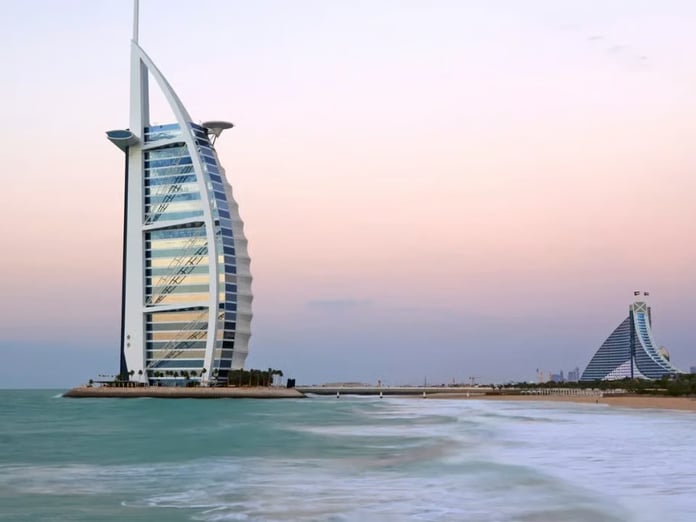 Dubai’nin simgesi Burj Al Arab restorasyon için kapanıyor