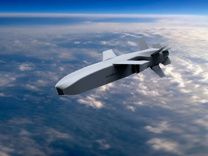 SOM-J seyir füzesi, canlı harp başlıklı atış testinde hedefini başarıyla vurdu