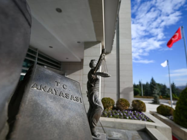 Yeni anayasa çalışmaları hızlandı! AK Parti referandum istiyor 