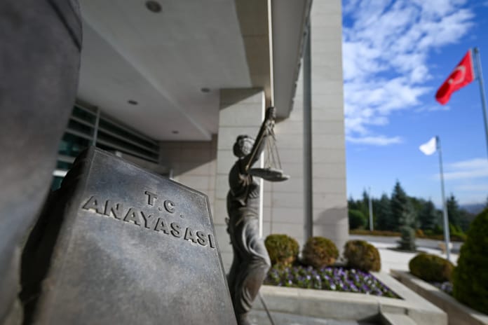 Yeni anayasa çalışmaları hızlandı! AK Parti referandum istiyor 