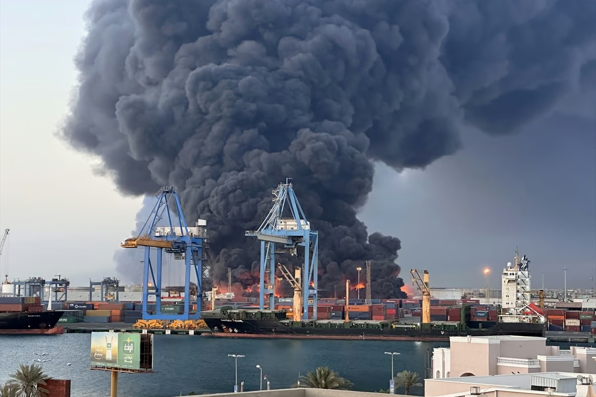 BAE desteklı terör örgütü Port Sudan'a saldırdı