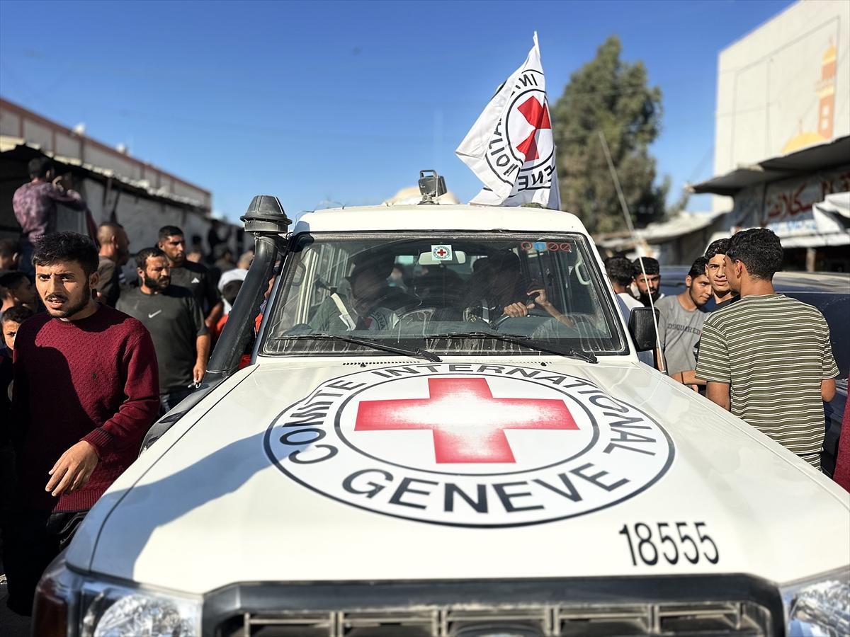 İsrail'in serbest bıraktığı Filistinli esirlerin bir kısmı Gazze'ye ulaştı