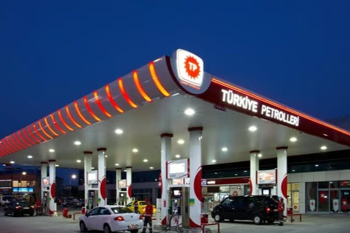 Akaryakıt vurgununda 3 tutuklama: 18 bin ton eksik akaryakıt tespit edildi