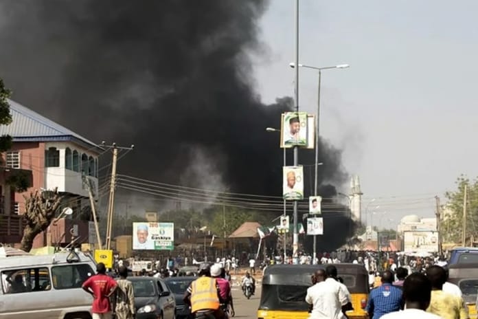 Nijerya'da camide ibadet edenler intihar saldırısı ile hedef alındı