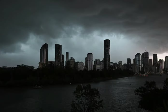 Avustralya'da binlerce ev elektriksiz kaldı