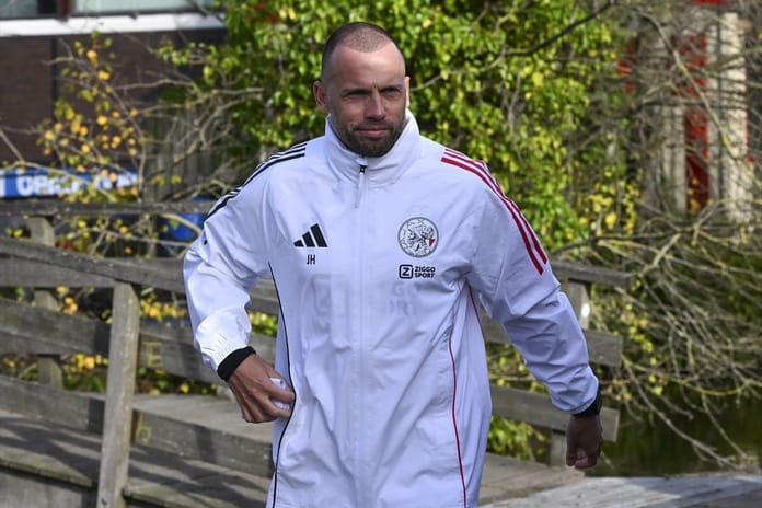 Hollanda ekiplerine karşı