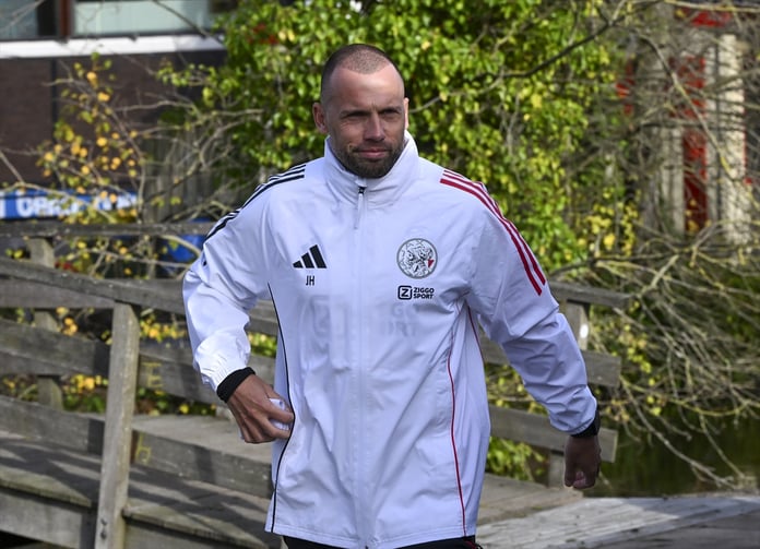 Hollanda ekiplerine karşı