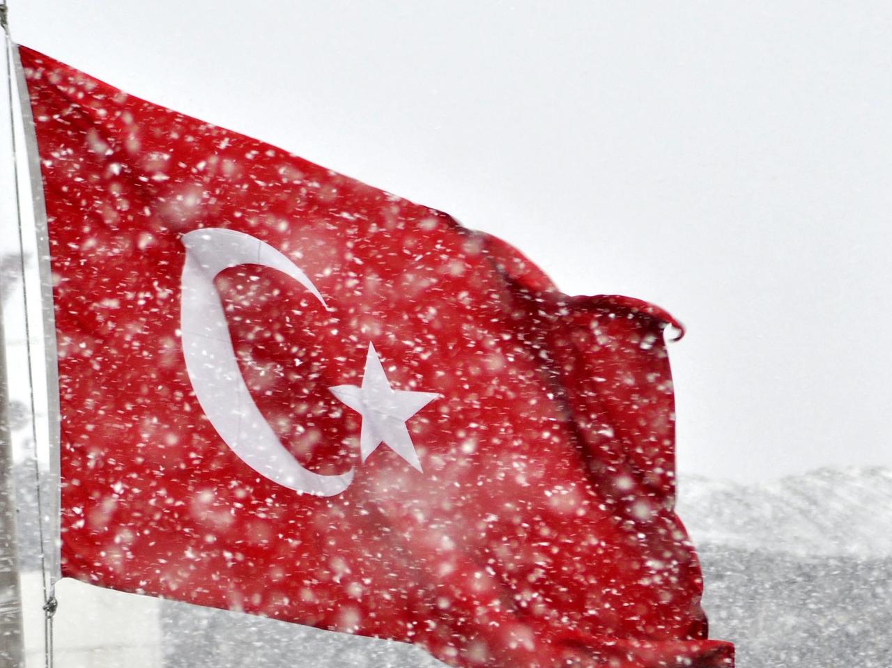 Türkiye yeni yılın ilk gününde buz kesti