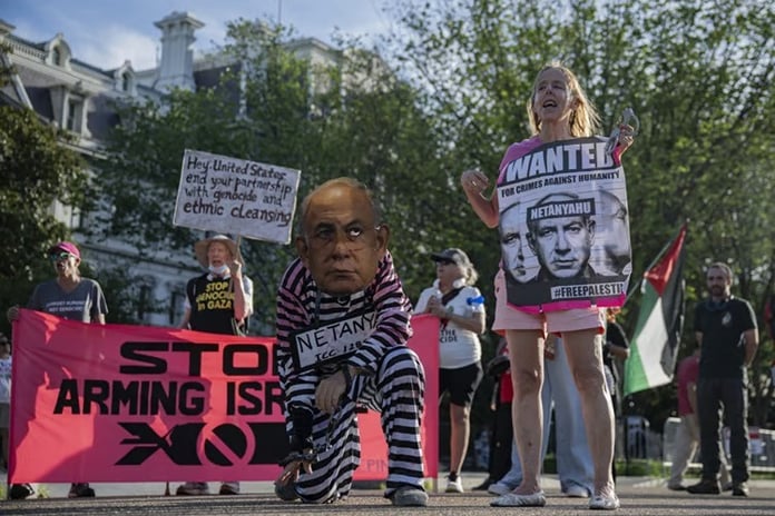 Aktivistler Beyaz Saray'ın önünde Netanyahu'yu protesto etti