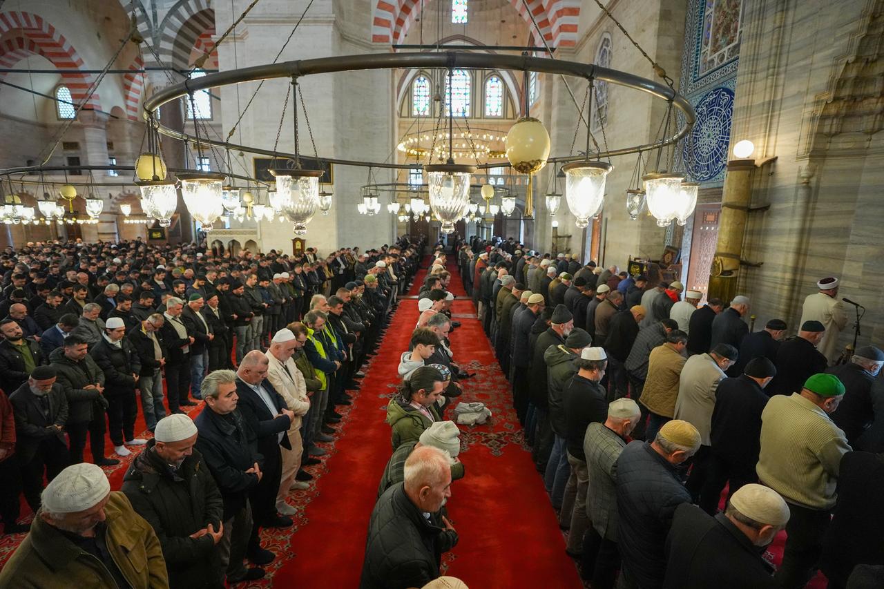 Abdest nasıl alınır? Diyanet ile adım adım abdest alınışı