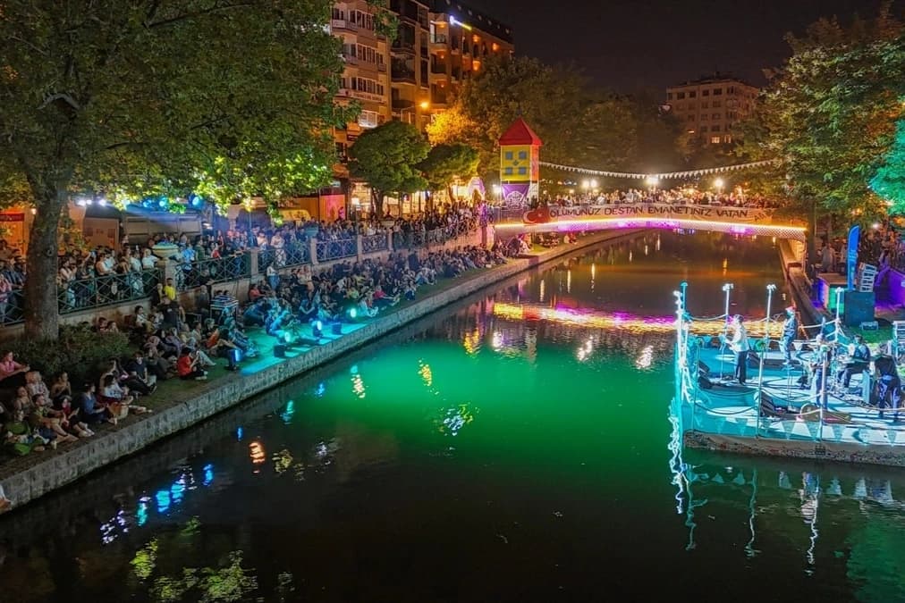 Uluslararası Eskişehir Porsuk Festivali sanat ve müzikle devam ediyor