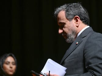 Iran’s FM to Meet Putin Over 'Common Threats'