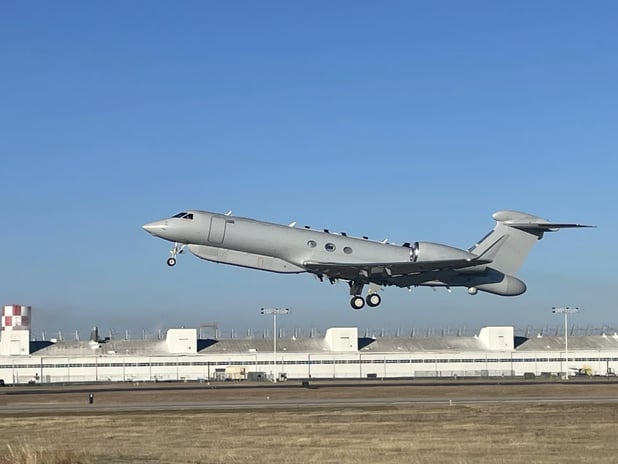 Avustralya ilk MC-55A Peregrine elektronik harp uçağını teslim aldı