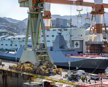 Japonya, son Mogami sınıfı fırkateyn JS Yoshii’yi denize indirdi