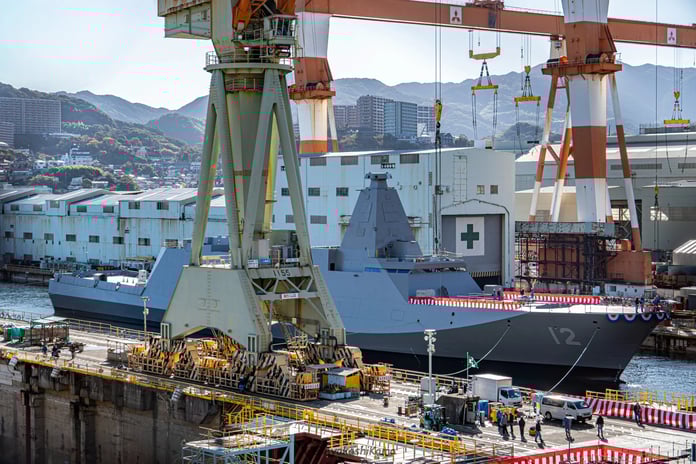 Japonya, son Mogami sınıfı fırkateyn JS Yoshii’yi denize indirdi