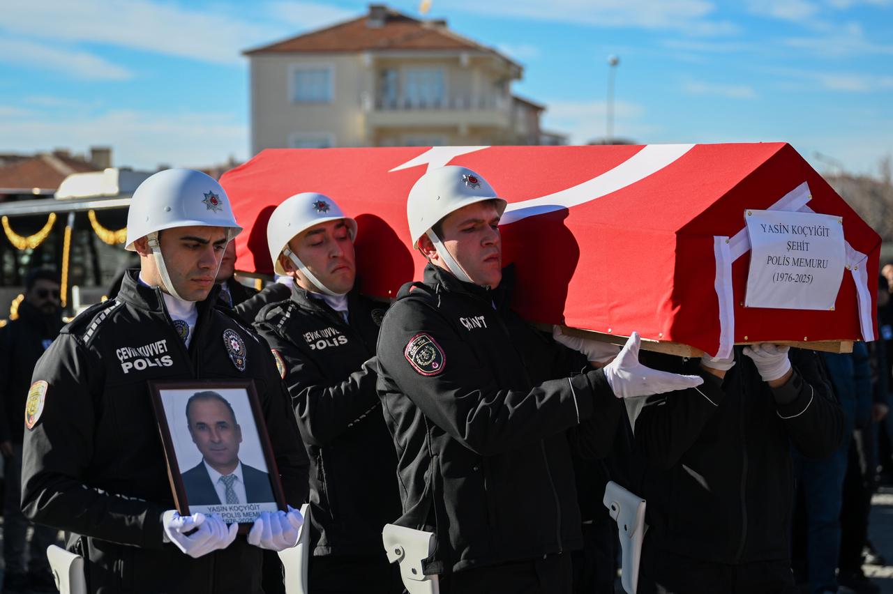Şehitler son yolculuklarına uğurlandı: Gözyaşları sel oldu