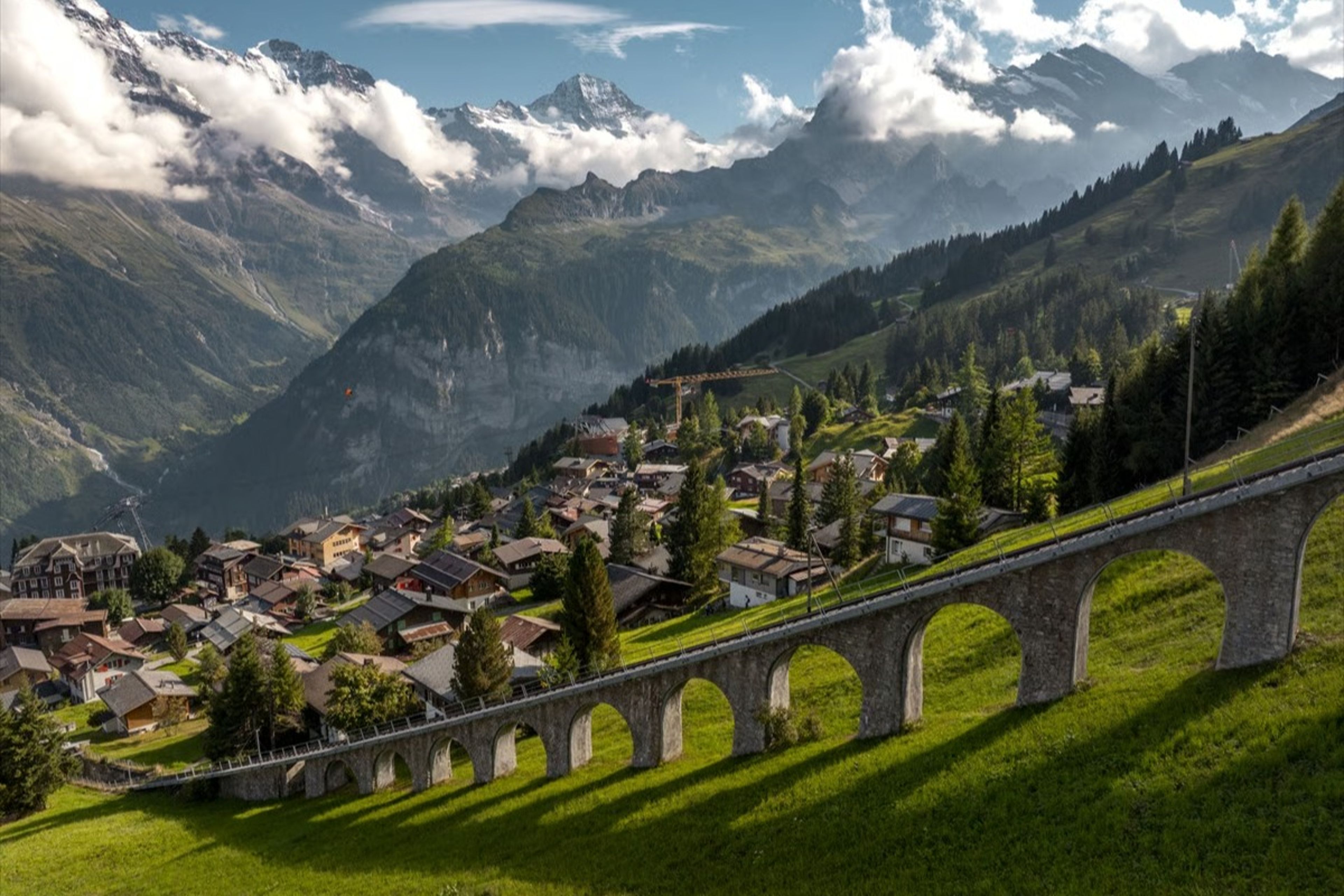 Alpler'in ortasında düşsel bir vadi: Lauterbrunnen