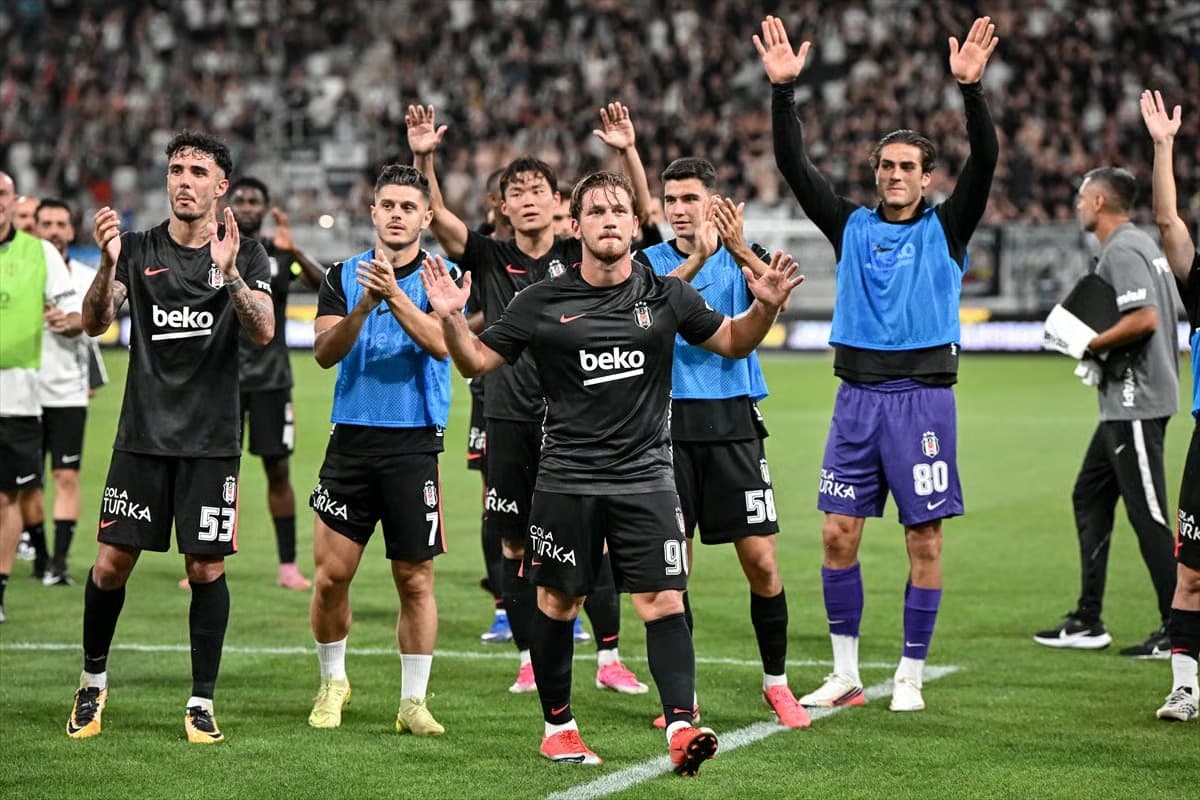 Beşiktaş, Hradec Kralove karşısında tur peşinde