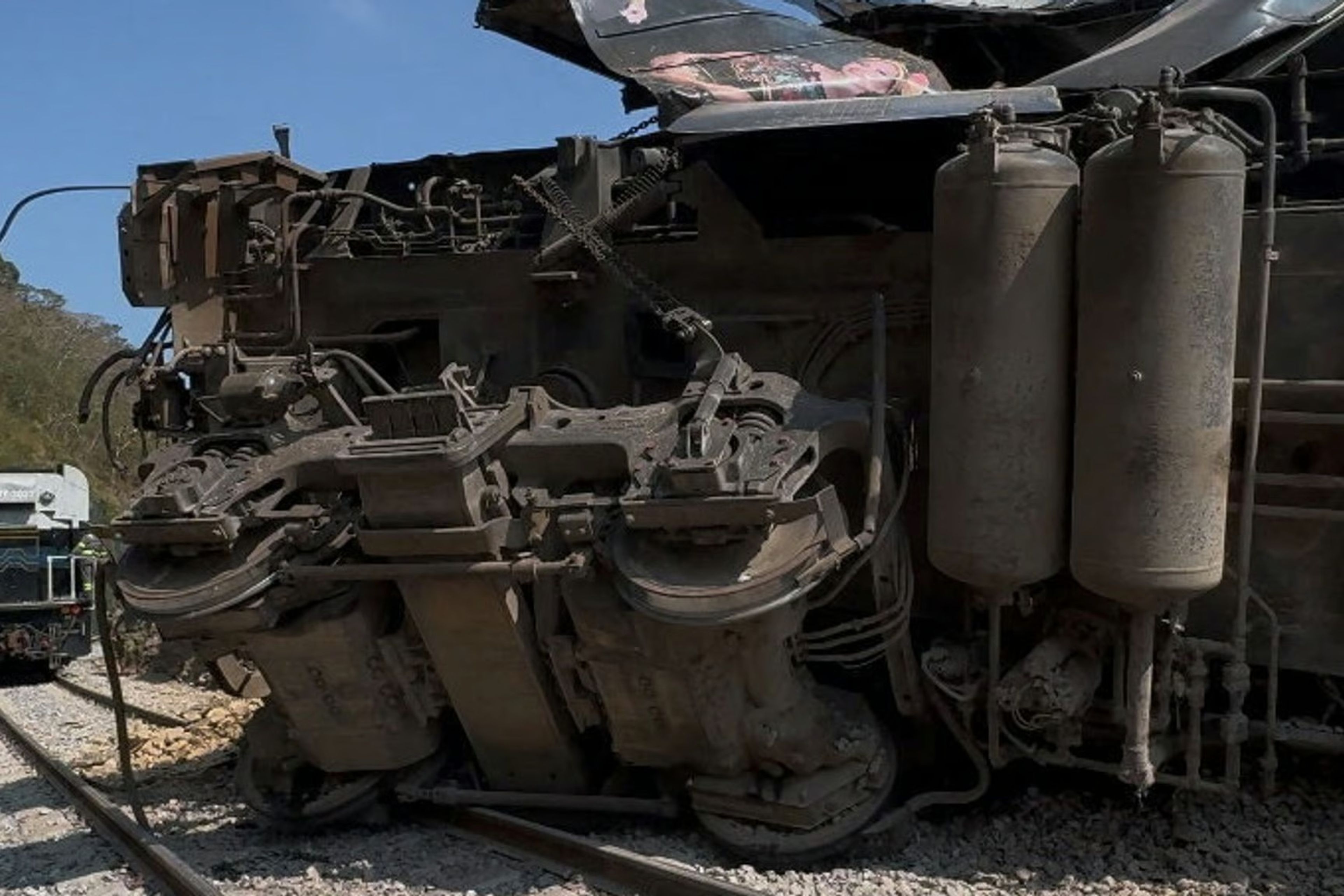 Meksika'da tren raydan çıktı 13 kişi hayatını kaybetti