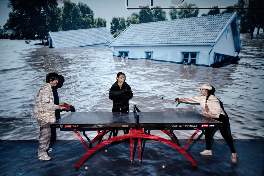 Delille ve Piermartiri'nin fotoğraf kitabı "Yeni Dünya Atlası" 2025 Arles fotoğraf festivalinde tanıtıldı.