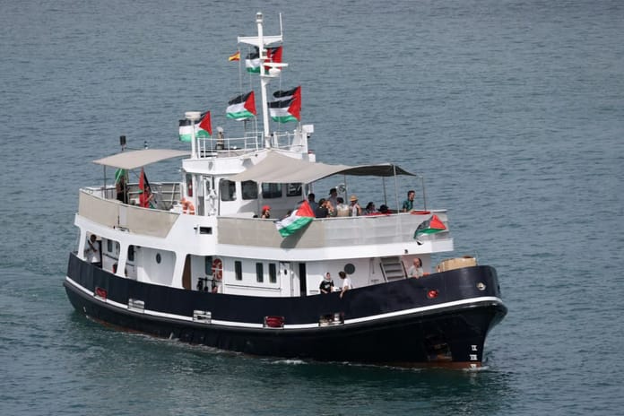 İsrail Sumud Filosu'na müdahale ediyor