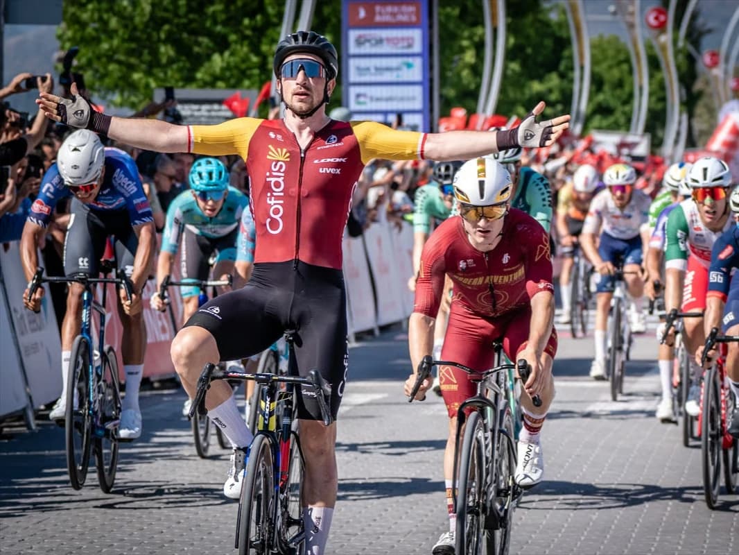 TUR 2026'da Marmaris-Fethiye etabını Aniolkowski kazandı